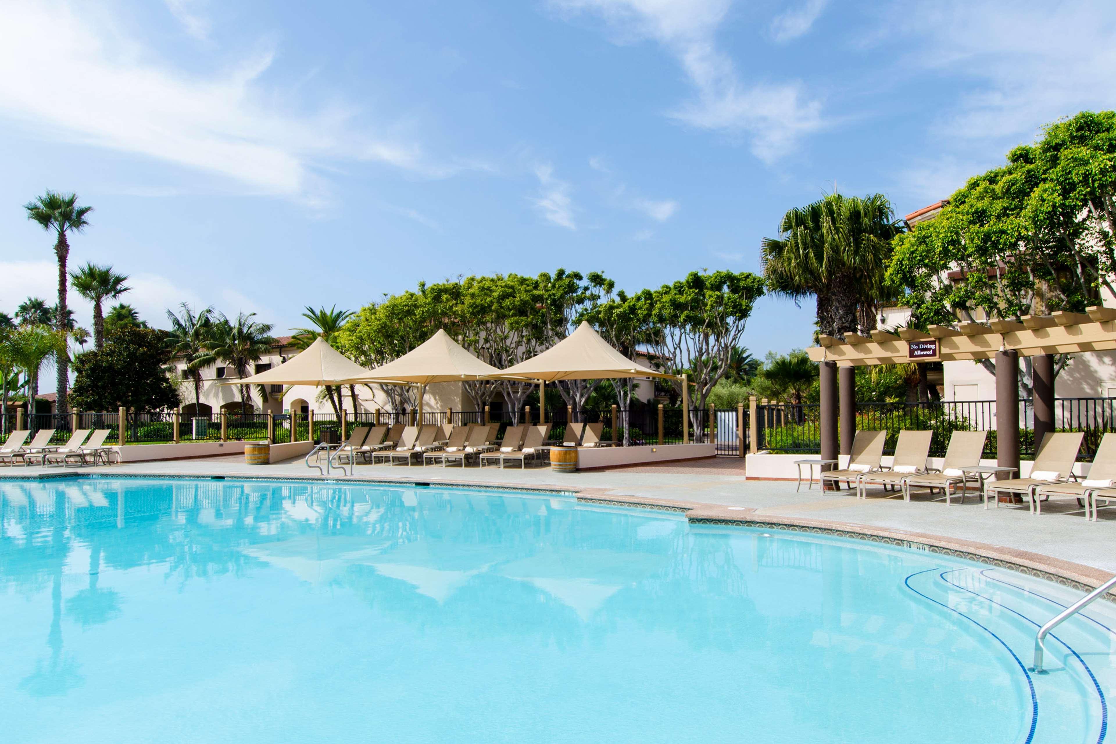 Hilton Santa Barbara Beachfront Resort Servizi foto