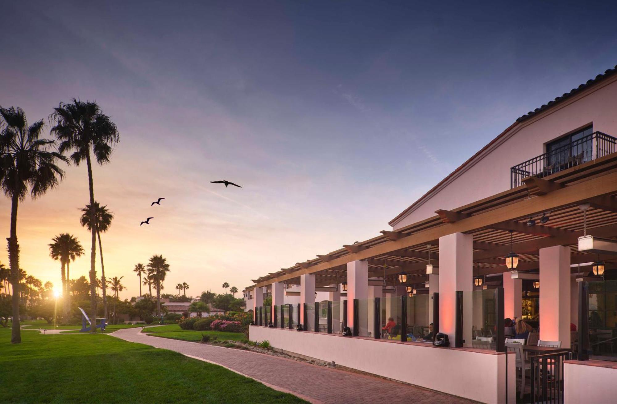 Hilton Santa Barbara Beachfront Resort Esterno foto
