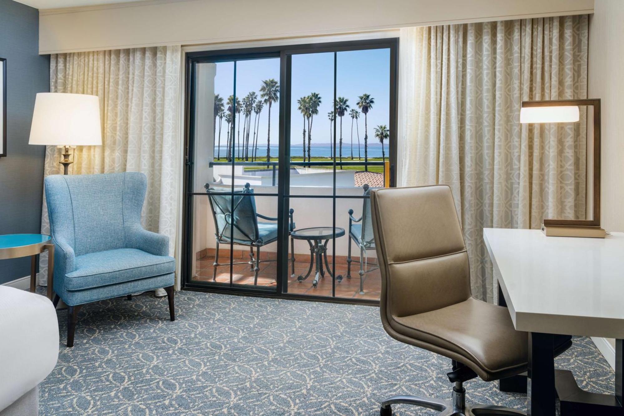 Hilton Santa Barbara Beachfront Resort Esterno foto