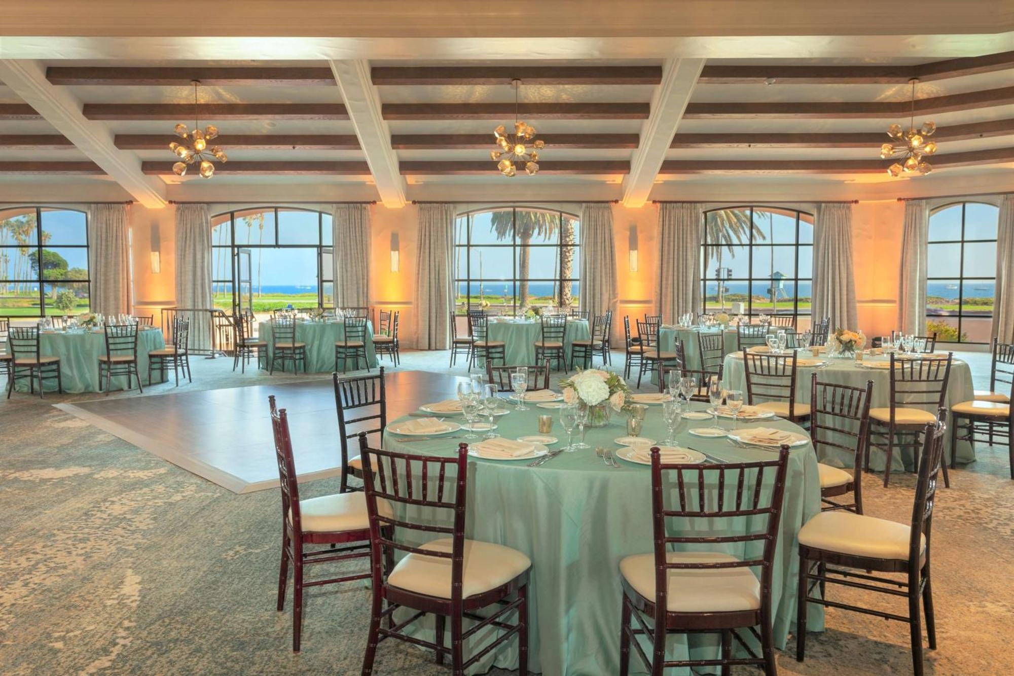 Hilton Santa Barbara Beachfront Resort Esterno foto